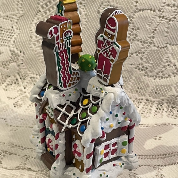 Vintage Gingerbread House Pate Set, 4 Decorative knives Sit in House - Picture 9 of 12